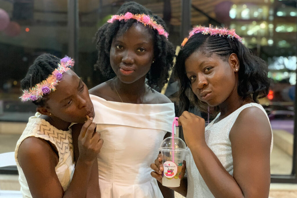 Right before the outbreak of the pandemic Covid-19 in Ghana, ShikaTrends on 18th February 2020 was privileged to be part of the 10th Anniversary celebration with the Jones Family in Tema Community 11.